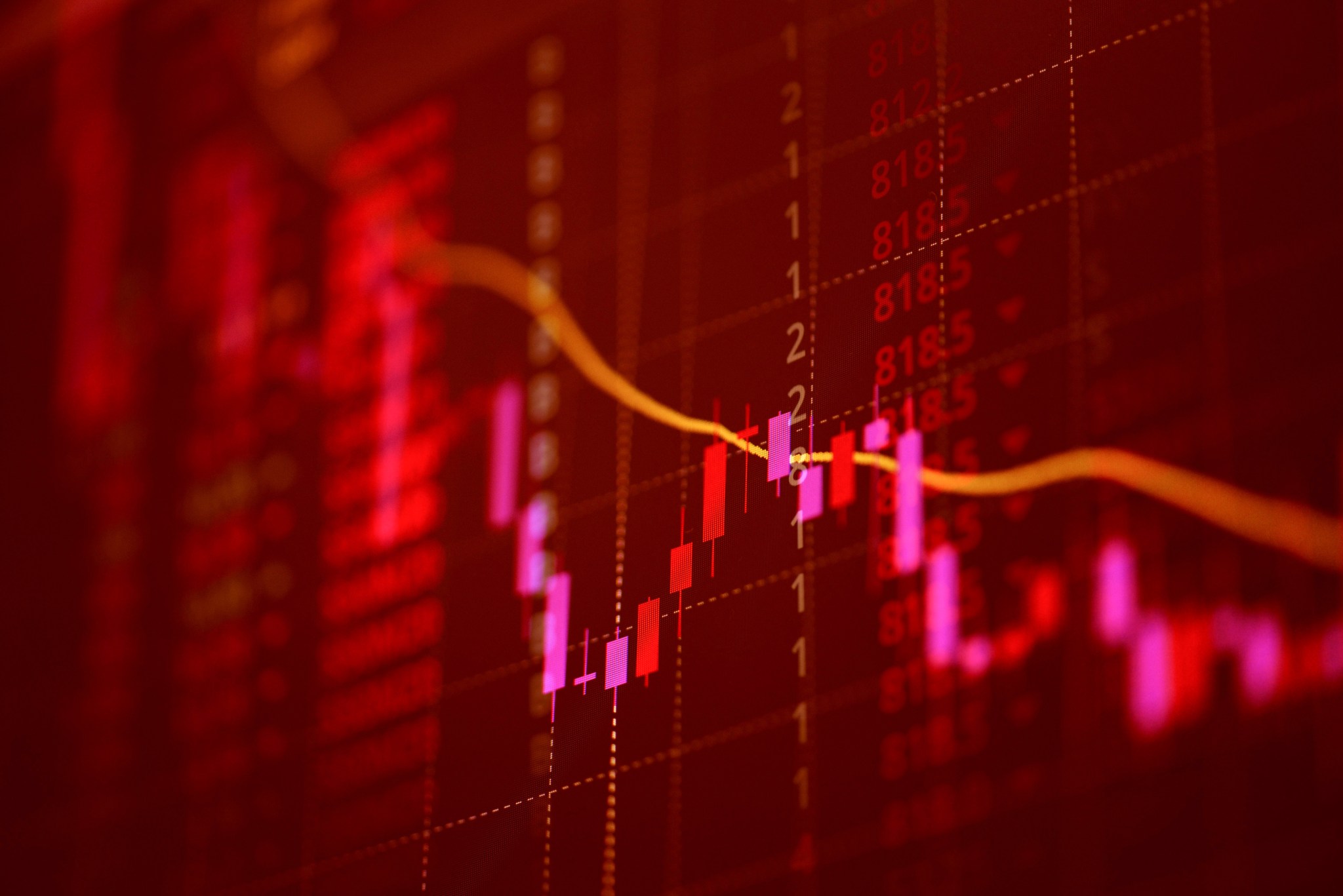 Gráfico vermelho com ações da bolsa em queda