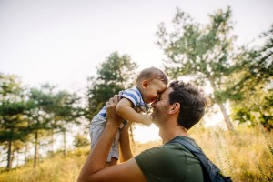 pai e filho para representar pai de primeira viagem