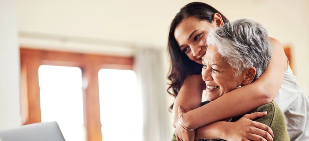 Posso fazer seguro de vida para minha mãe? Como funciona e requisitos