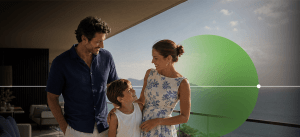 família de três com o filho menor juntos